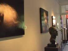 Galerie Utrecht opende onlangs haar derde filiaal . Ditmaal niet in Utrecht maar in het zinderende Spiegel-kwartier aan de Spiegelgracht, hartje Amsterdam. Eric en Severine Morren presenteerden met trots hun nieuwe galerie en kersverse medewerkers. Janna van Zon( ex-galeriehouder Galerie Mokum ) opende de allereerste tentoonstelling met werken van Maya Kulenovic( schilderijen ) en Lotta Blokker( sculpturen ). 10 mei - 8 juni 2008. 
<a href=http://www.galerieutrecht.nl /target=_blank>Galerie Utrecht</a>




