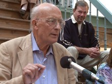 Op onnavolgbare wijze leidde Diederik Kraaijpoel, nestor van de figuratieve Noordelijke schilderkunst, de expositie Mijn Muze in. Te zien bij Museum Møhlmann. Deze indrukwekkende expositie is opgedragen aan de in 2010 overleden Laura Møhlmann-de Grijs.
Filmbeelden van Herman Tulp, stukken hieruit zullen later terugkomen in een documentaire over Rob Møhlmann, de schilder.
 Zet het getal op 720 p (onder het YouTube-schermpje staat nu op 340p of 240p )voor scherper beeld en beeldvullend druk op full screen!