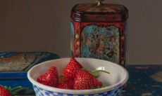 strawberries and thea tin