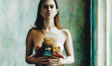 Vrouw met pop / Woman with doll