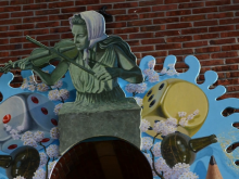 2013 - George Schriemer pimpt de portieken in de Adriaan van Ostadestraat Groningen